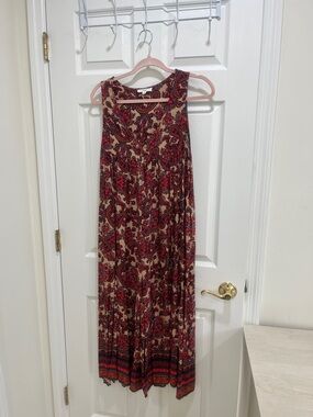 Sleeveless Paisley jumper in Beige and Burgundy
